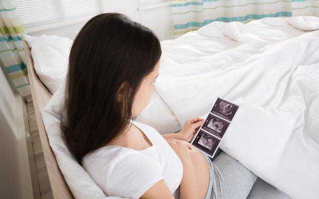 晚期卵巢癌：影响患者生存期的关键因素及预防策略